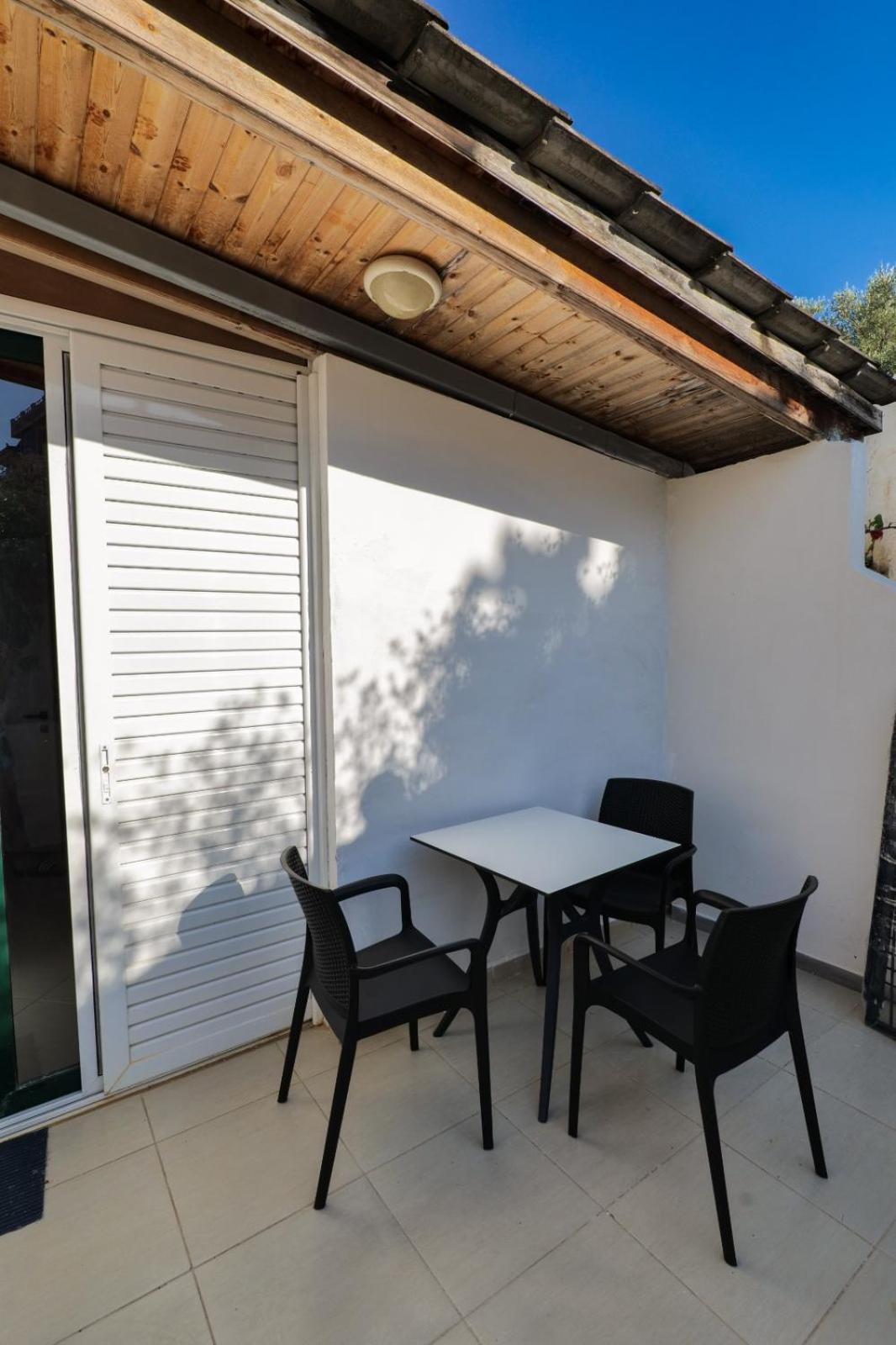 Vila Enxhi Ksamil Exterior photo